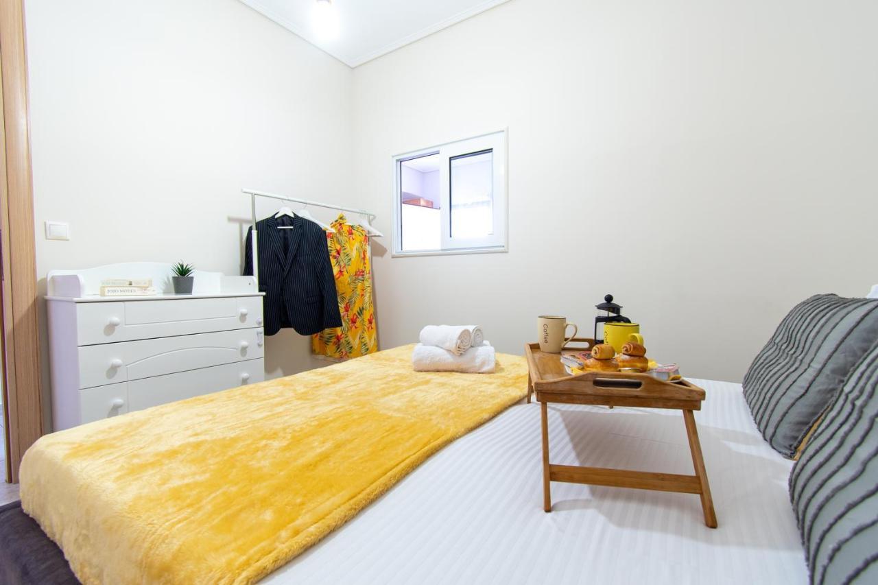 Yelayellow House Near To Airport, Rafina Port And Metropolitan Expo Artemida  Exterior photo